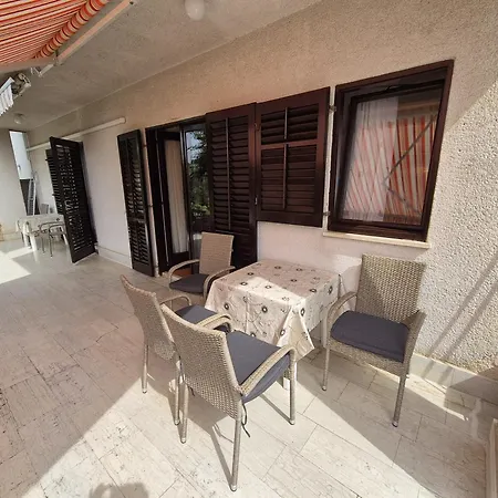 Krebel - Location 4minute Walk Beach, Strand, Apartment